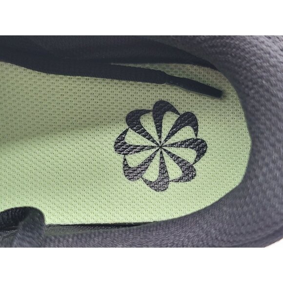 Nike Women's Tanjun Running‎ Shoe in Black Size 6 DJ6257-002 - Picture 9 of 10